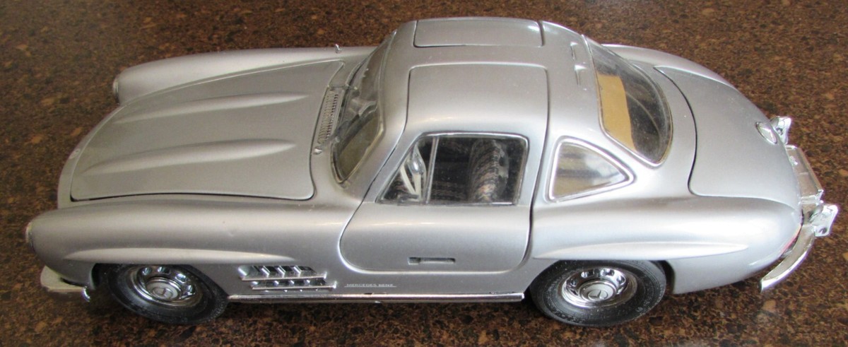 1987 Franklin Mint 1:24 scale Diecast 1954 Mercedes-Benz 1987 Franklin Mint 1:24 scale Diecast 1954 Mercedes-Benz
