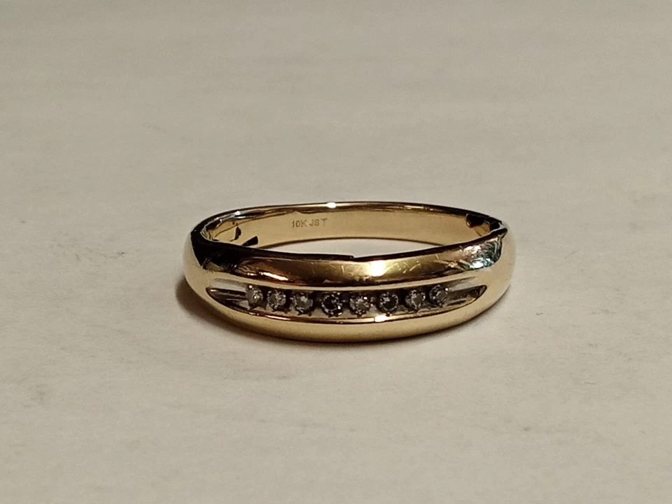 (RI4) 10k Yellow Gold Men's Diamond Wedding Band (.08 CTW) Size 10.25 2.8 Grams - Image 3 of 4