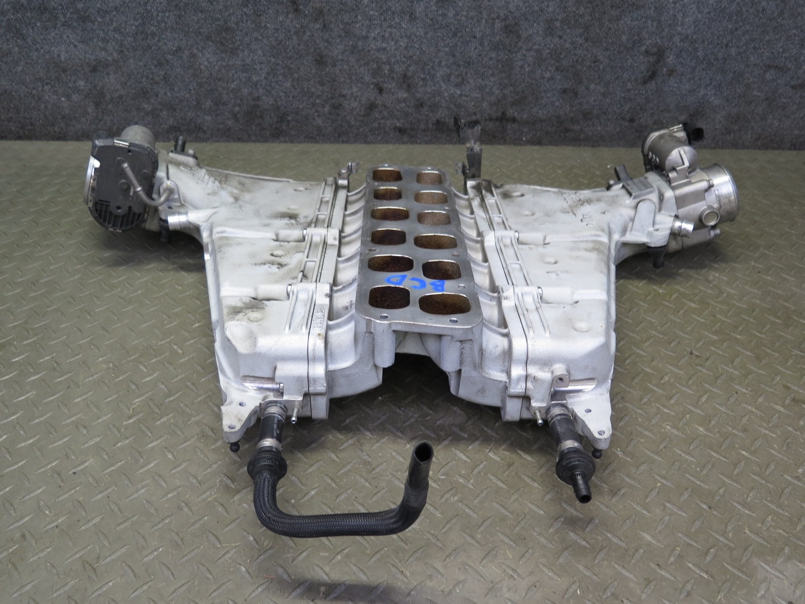 Bentley Flying Spur 2006-2012 Intake manifold