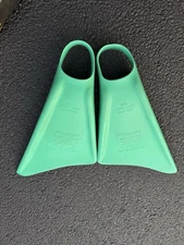 Churchill Makapuu Swim Fins Size Medium Large Green