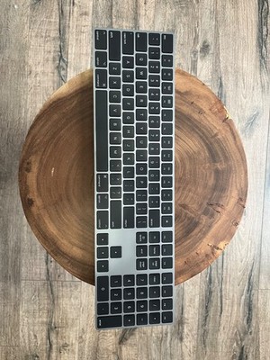 Apple Magic Keyboard with Numeric Keypad Black - Model A1843 - bluetooth