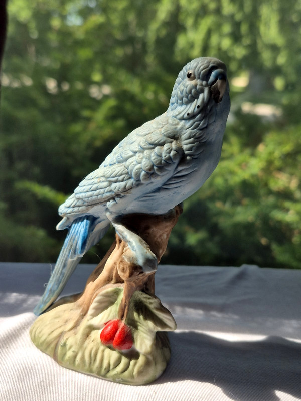 Pretty Blue Parrot Ceramic Painted Figure Home Decor Birds Taiwan 4.75"