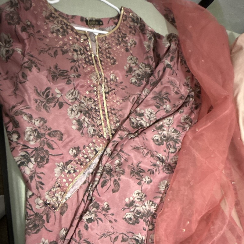 Almirah pakistani Women's Pink Floral silk Embellished suit organza dupatta w/ M