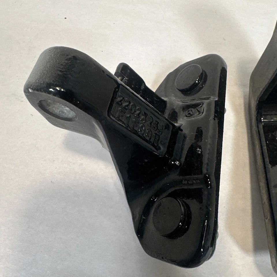 Mercedes-Benz GLC 43 AMG 2023 bisagra puerta trasera derecha OEM Foto 3 de 4