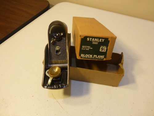 Stanley no. 9 1/2 adjustable throat block plane w/ Box - Picture 11 of 12