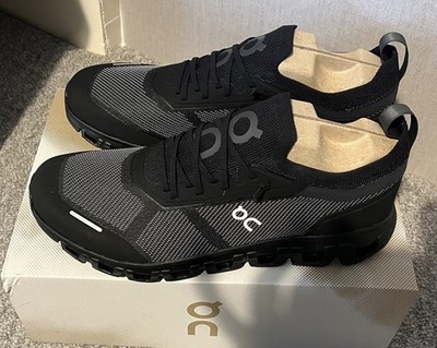 On Running Damen-Sportschuhe komplett schwarz Cloud Versa 6 UK 8,5 brandneu im Karton