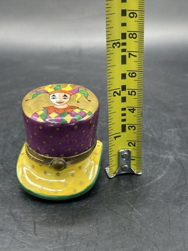 Limoges Peint Main Jester Top Hat Porcelain Trinket Box Hand Painted 2 Inch RARE - Picture 8 of 10