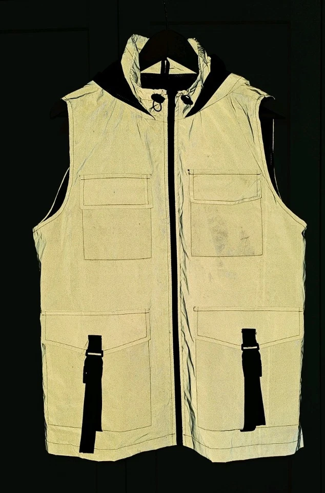 Unisex reflective/iridescent hooded utility vest - Image 3 of 4