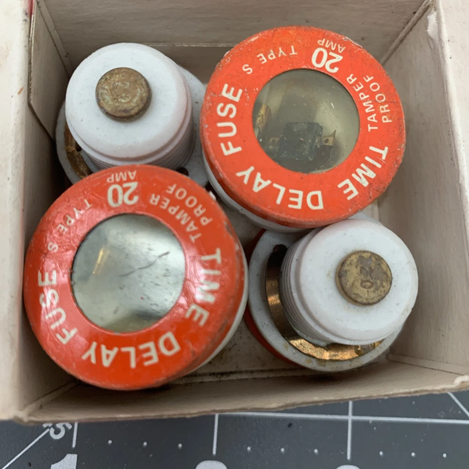 LEVITON 20 AMP Plug Fuses Tamper Proof 6710-20 Box of 4 NOS - Image 2 of 3