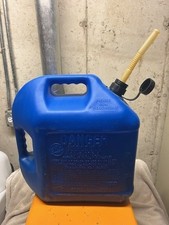 Blitz 5 Gallon Kerosene Can with Pre-Ban Spout
