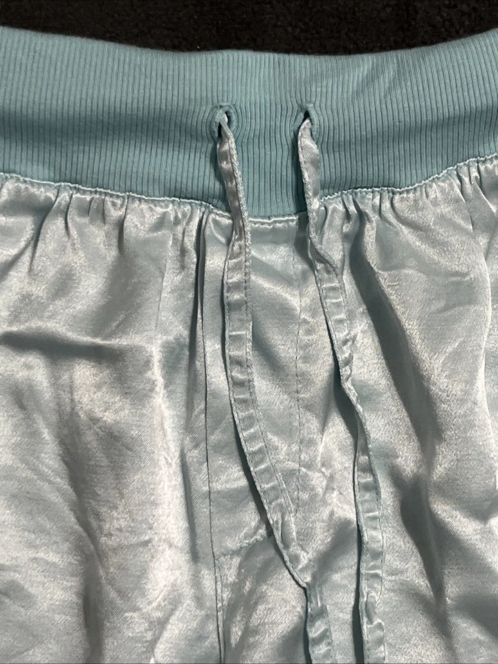 Pantalones Cortos de Pijama PJ Harlow Medianos Azul Satinado Mikel Corbata Cintura Foto 2 de 4