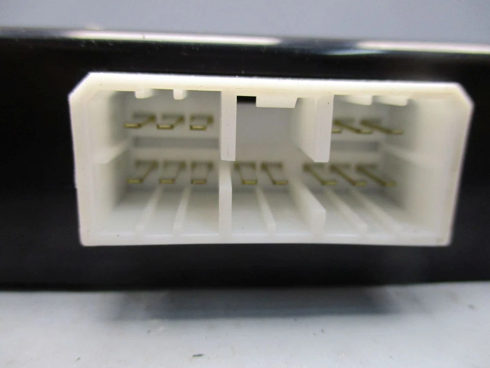 Centralina parcheggio assistito PDC per KIA CARNIVAL I (UP) 2.9 TDI 0K58A677P0 - Immagine 4 di 4