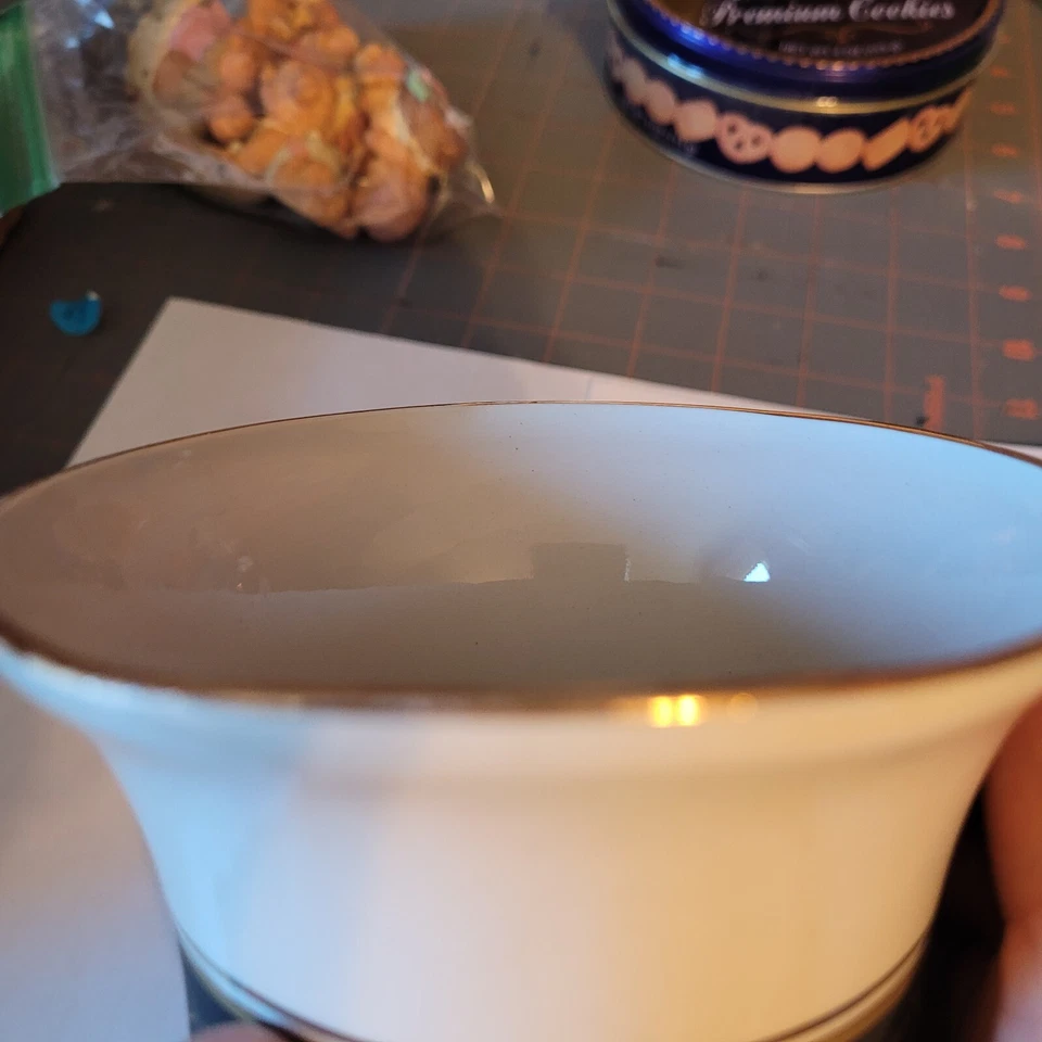 Rare Find Walter Stark made in Chile handpainted white vase with gold accents - Image 4 of 4