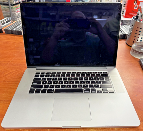 Lot 2x MacBook Pro 10/11 A1398, Core i7, 15" Retina, 8/16 GB, 256 SSD PARTS ONLY