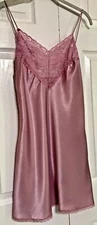 Vintage Val-Mode Size M Nightgown Mauve Made In USA Lace Sweetheart Nightie