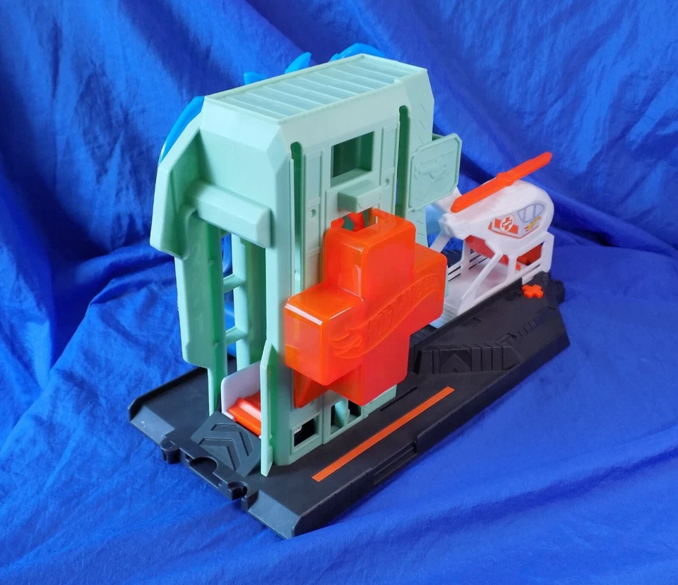 Hot Wheels City Creature BAT BLITZ HOSPITAL ATTACK Tested Working Mattel - Image 3 of 4