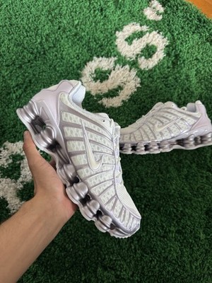 Nike Shox TL Summit White Barely Grape Herren Sneaker Gr. 44,5 AR3566-104