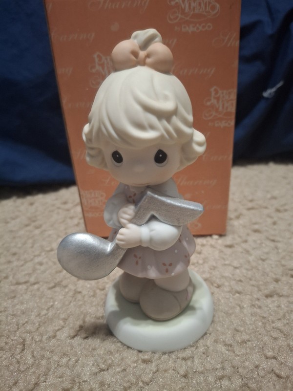2001 Enesco Precious Moments Just A Happy Note 5.5" Porcelain Figurine 890960