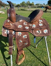 Used 13  youth Western barrel saddle w/hand p...