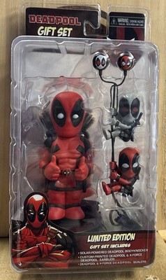 Marvel Deadpool Gift Set Limited Edition Bodyknocker Bobblehead & Earbuds - NECA