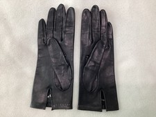 Vintage Women's Black Unlined Soft Leather Gloves Est Sz 7 Flower Cutout
