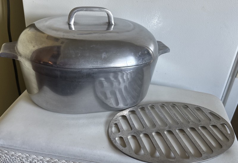 Vintage Wagner Ware Magnalite Sydney-O 4265P 8 Quart Oval Roaster with Trivet