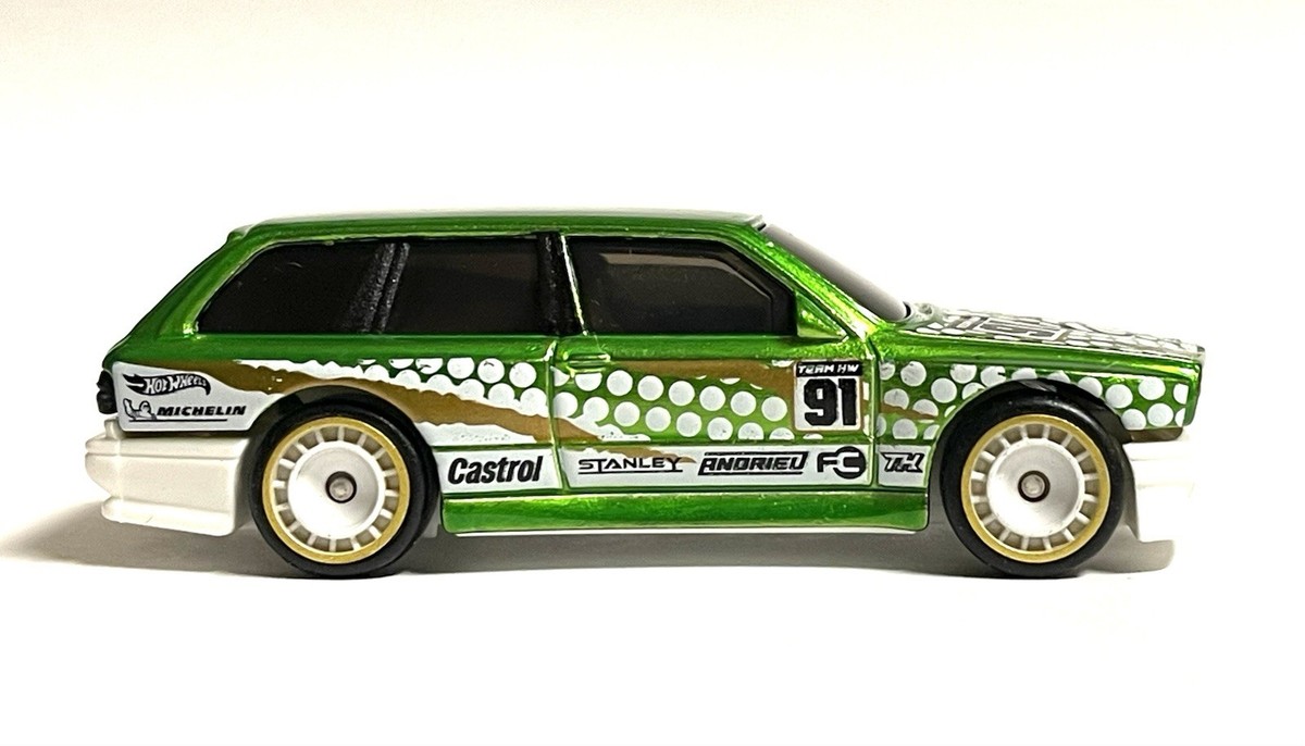 ホットウィール M3 WAGON　- 2025 スーパートレジャーハント Hot Wheels New 2025 Super Treasure Hunt BMW M3 Wagon Correct Parts