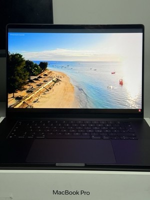 Apple MacBook Pro 16 Zoll M3 Pro 18GB RAM 512GB SSD Space Schwarz