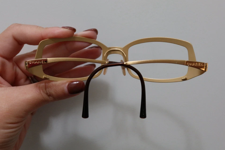 Monturas doradas Chanel 4022 — Gafas de lujo vintage — ópticas o listas para gafas de sol Foto 4 de 4