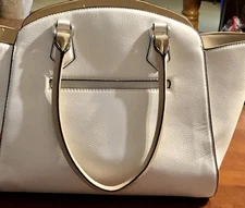 Guess Lg White Purse Zip Top Lots Of Storage Pockets - See Photos Faux Leather