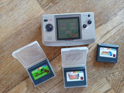 SNK Neo Geo Pocket Color Silber + 3 Spiele (Metal Slug 2nd, Samurai 2, KoF)