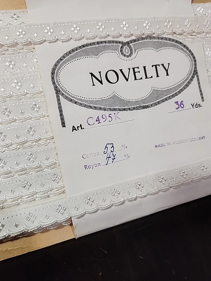 Borde blanco de algodón alemán vintage 1/4” de ancho x 36 yardas nuevo stock antiguo perno costura Foto 3 de 4