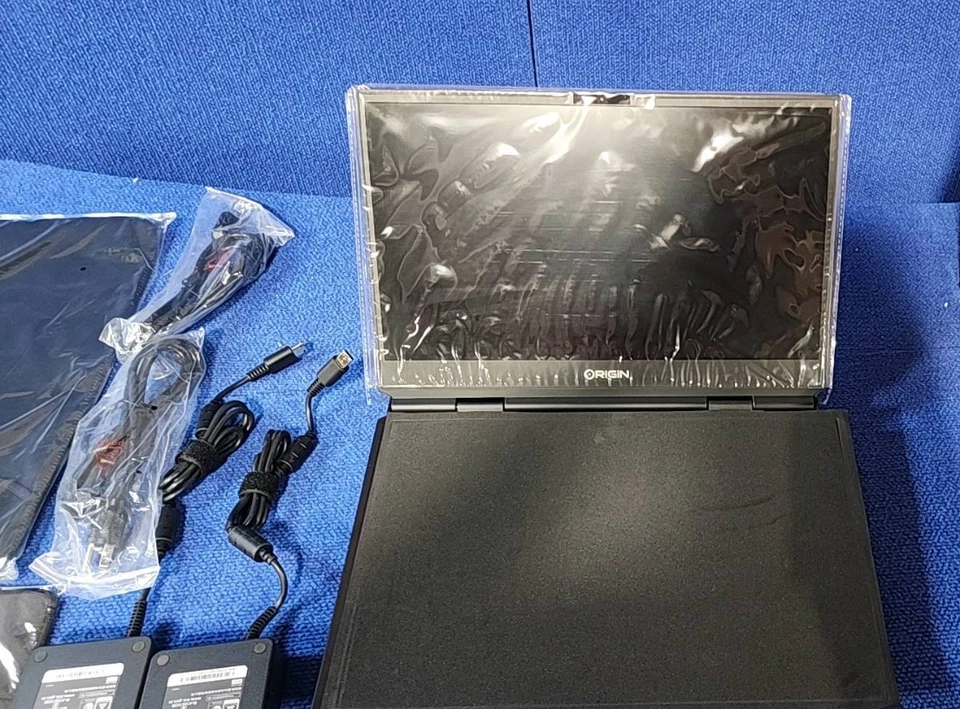 ORIGIN PC EON17-X 17.3" 144Hz i9-10900K 3.70GHz 16GB RAM 1TB SSD RTX 3080 - Image 3 of 4