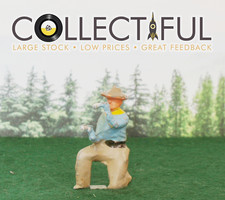 VINTAGE LEAD FIGURE - COWBOY - KNEELING WITH PISTOLS - BRITAINS SIZE 431