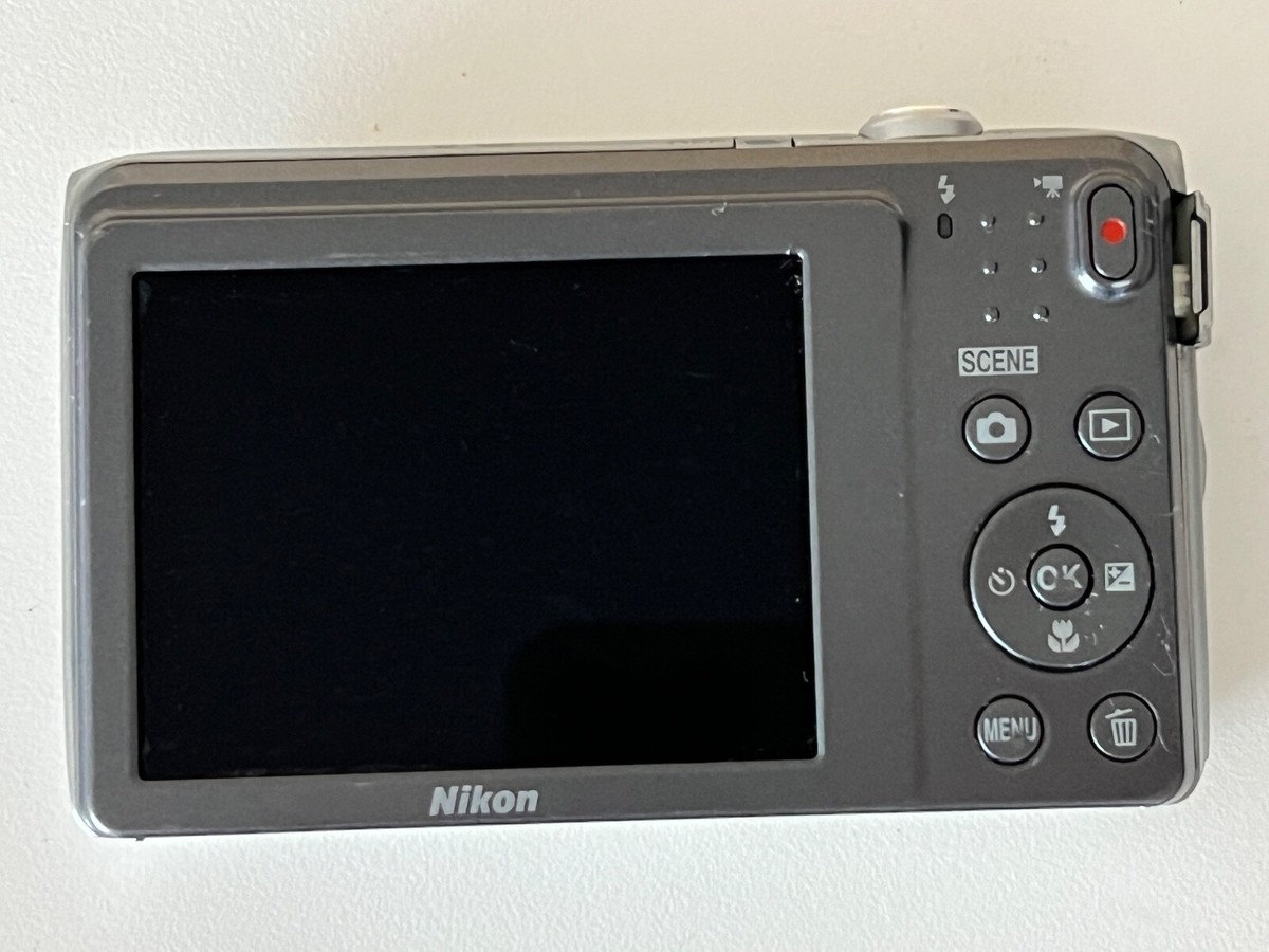 Nikon COOLPIX A300 Digital Camera 20.1MP 8x Zoom - No Battery or