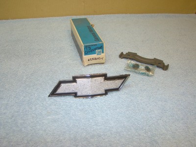 1973 EL CAMINO EMBLEM GRILLE 73-6258814 SS