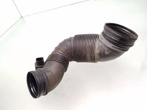 Volkswagen Caddy 2013 Diesel 103kW Ansaugrohr Ansaugschlauch Turbolader