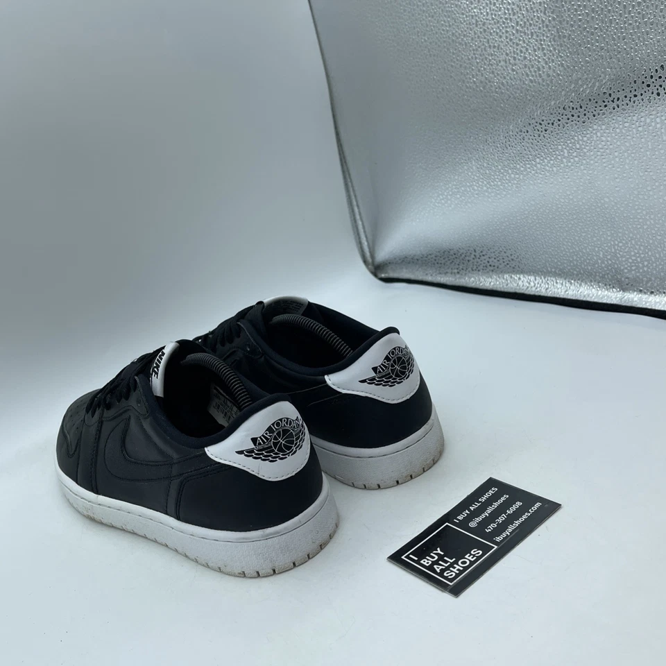 Talla 9.5 - Air Jordan 1 Retro OG Low Cyber Monday (705329-010) Foto 4 de 4