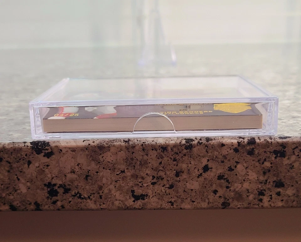 2013 Topps Legendary Achievement Medals Deion Sanders Gold LAM-DS/25 SP  Foto 3 de 4