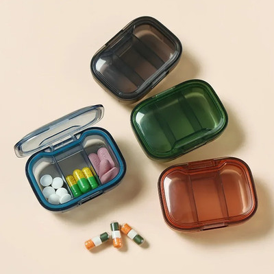 2pcs Portable Mini Pill Organizer Box   Compact Travel Medicine Container - NEW