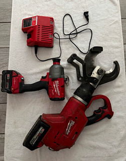 Milwaukee M18 18V Impact Driver & Cable Cutter w/ 2 Li Ion Batteries Charger