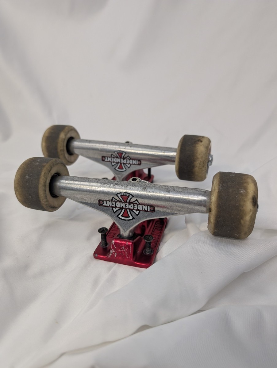 スケートボード Independent Stage11 Forged Hollow 139 Independent 139 Forged Hollow Skateboard Trucks (Set of 2)