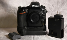 Nikon D810 Body, Power Grip, Charger, battery