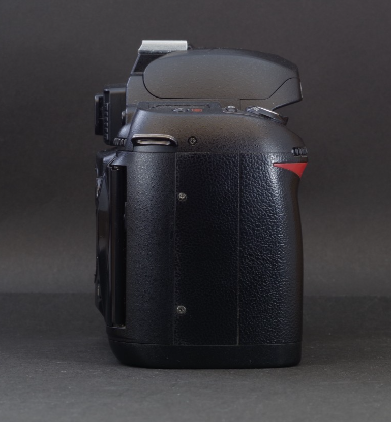 Top Mint】 NIKON D70 6.1MP CCD APS-C Digital SLR Camera Body from