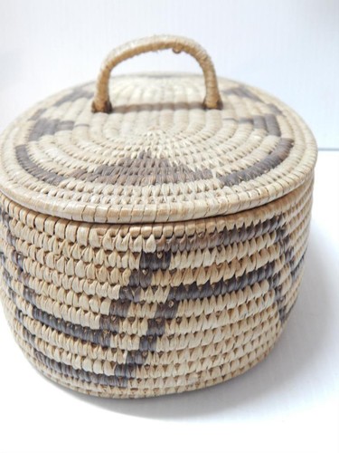 VINTAGE PAPAGO INDIAN OVAL FORM LIDDED BASKET - FINE+NICE EXAMPLE - Picture 8 of 9