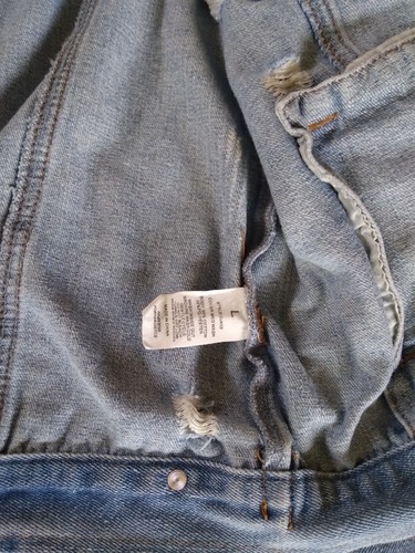 CI SONO Destressed Jean Jacket SZ L (seems smaller) Juniors? (Please see photos) - Picture 5 of 5