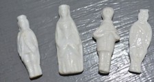 4 Anciennes Fèves Personnage en Biscuit et Porcelaine  1 ère Epoque