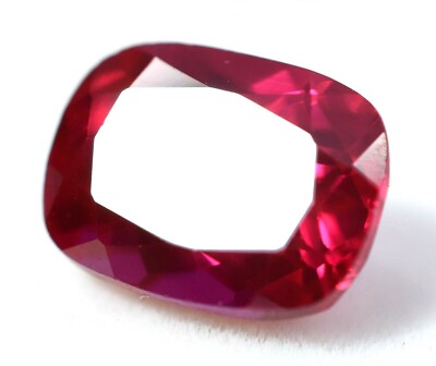 Umfangreiche 5,60 ct natürliche rote Rubin Mosambik GGL AAA+ Edelsteinqualität zertifiziert