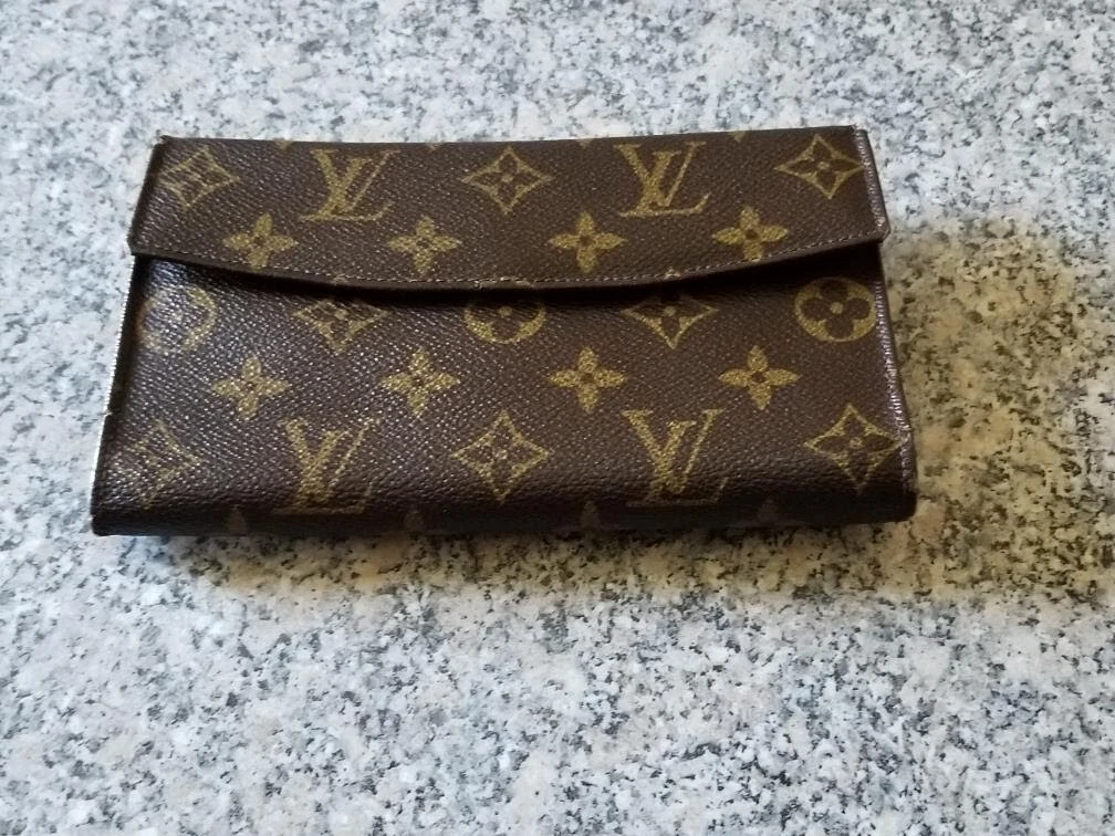 RARE Louis Vuitton VINTAGE leather Trifold wallet / bifold