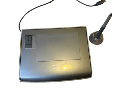 Wacom Intuos3 Pen & Touch Graphics Tablet - Gray - PTZ431W With Pen and Holder